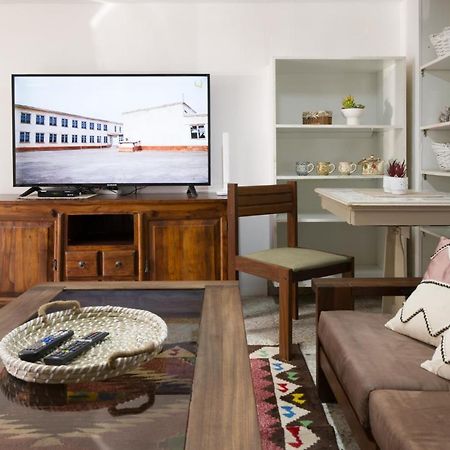 Lovely & Budget Apartment At The Center, Gardens & German Colony ハイファ エクステリア 写真