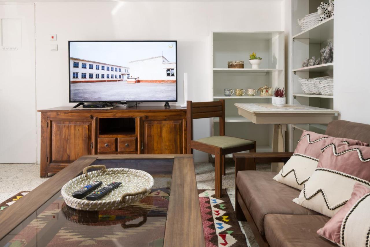Lovely & Budget Apartment At The Center, Gardens & German Colony ハイファ エクステリア 写真