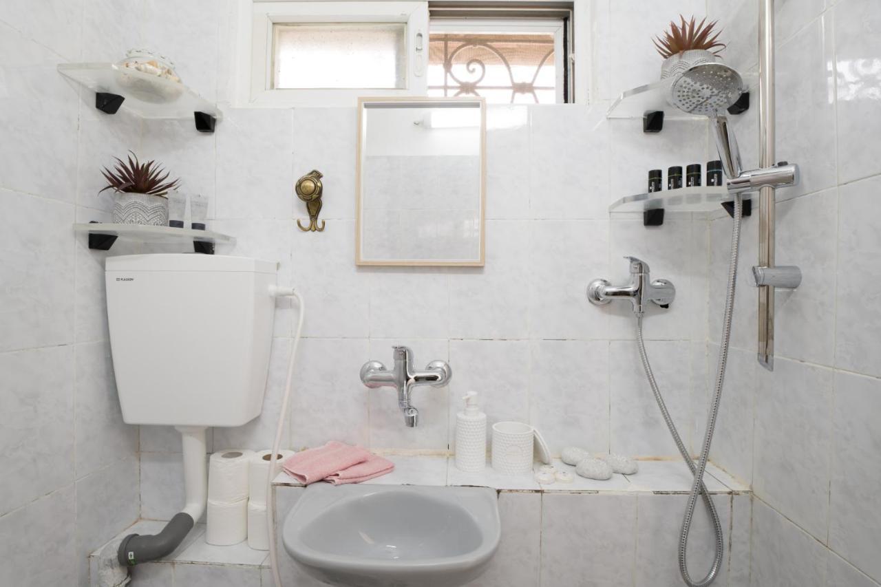 Lovely & Budget Apartment At The Center, Gardens & German Colony ハイファ エクステリア 写真